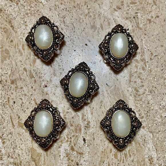 Vintage set of 5 Button Covers - Picture 1 of 2